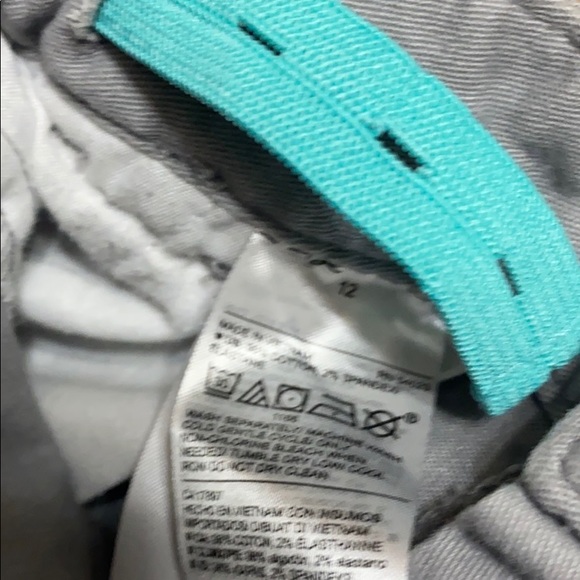 Old navy grey shorts size 12 boys - Picture 4 of 4